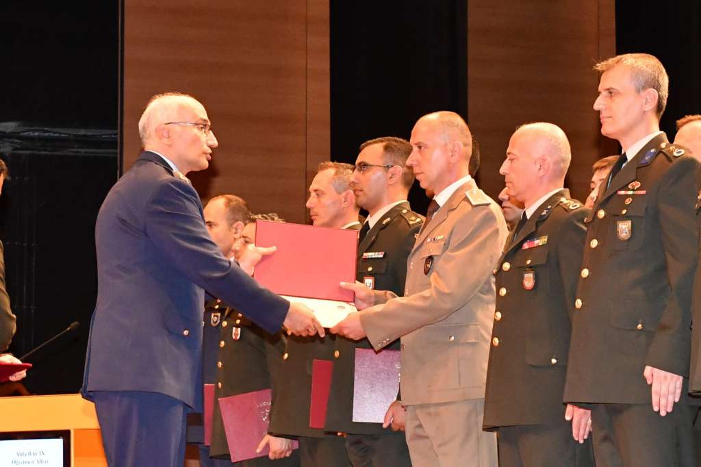 Pripadnici OSBiH okončali školovanje na Univerzitetu za nacionalnu odbranu Republike Turske