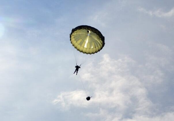 Pripadnik Vojske Srbije poginuo prilikom padobranskog skoka