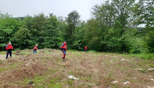 Priprema se izvlačenje olupine srušenog zrakoplova
