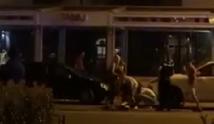 Pristalice opozicije napale građane sa crnogorskim obilježjima