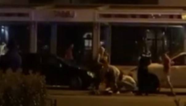 Pristalice opozicije napale građane sa crnogorskim obilježjima