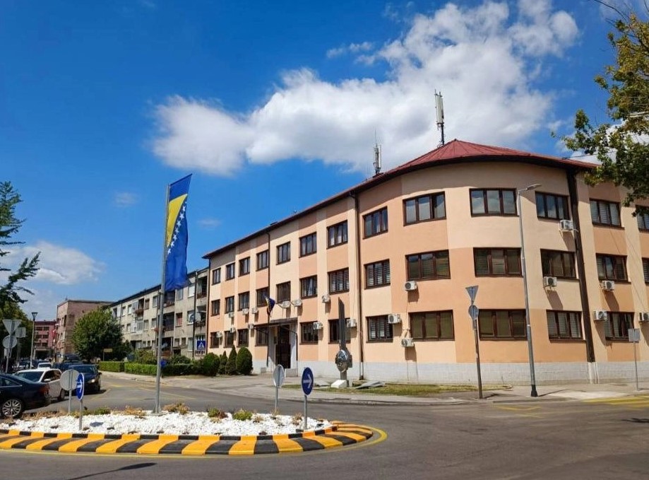 Pritvor za Nermina Delića: Pretukao ženu pred djetetom i razbio joj vozilo