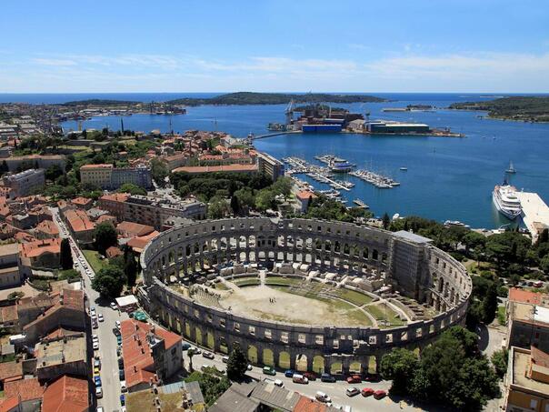 Pritvoren Marokanac osumnjičen da je u Puli pokušao silovati prolaznicu (60)