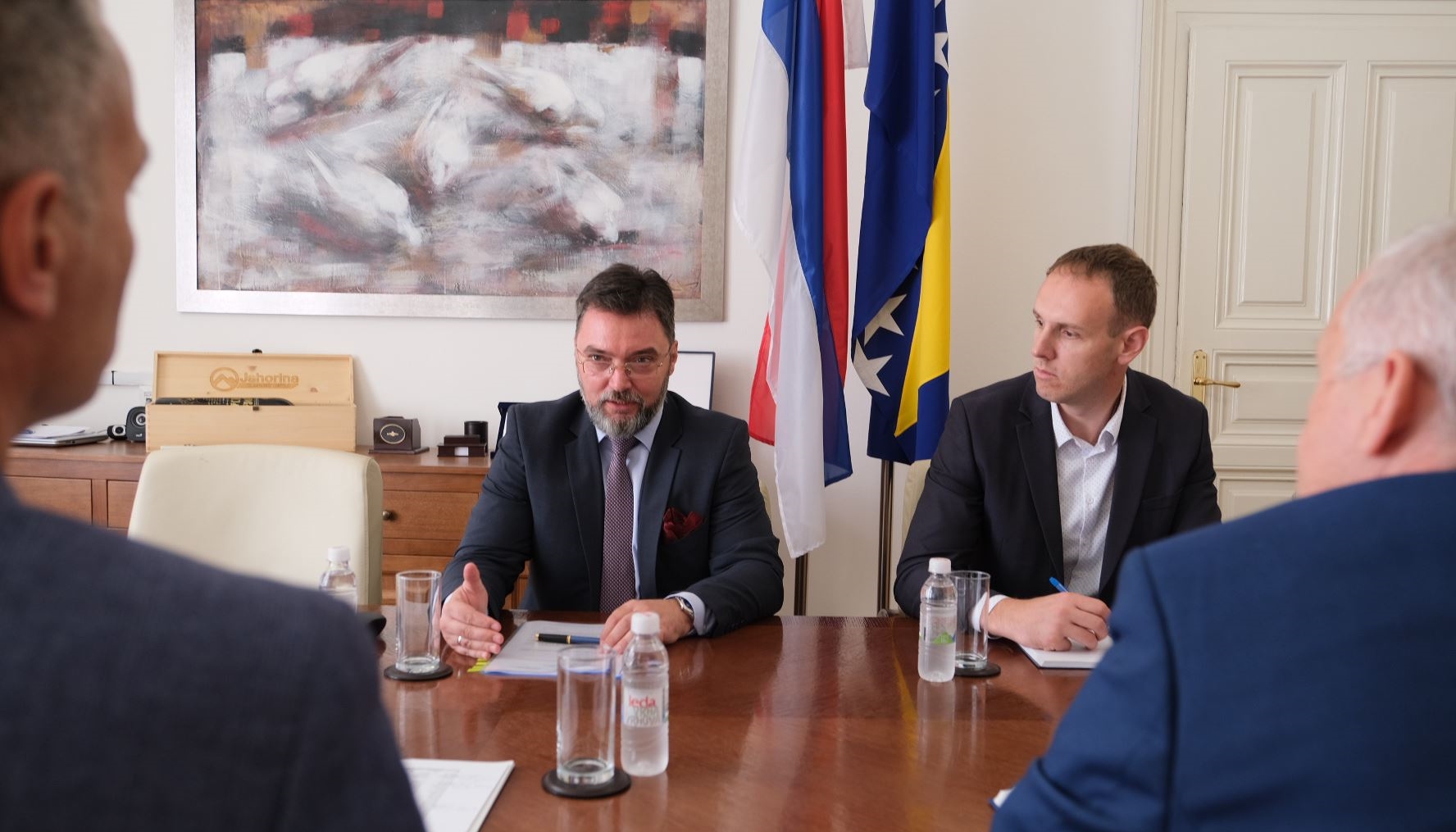 Privremena zabrana izvoza oblovine, ogrjevnog drveta i peleta interes građana i privrede