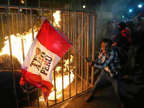 Privremeni predsjednik Perua Jose Jeri proglasio vanredno stanje u Limi