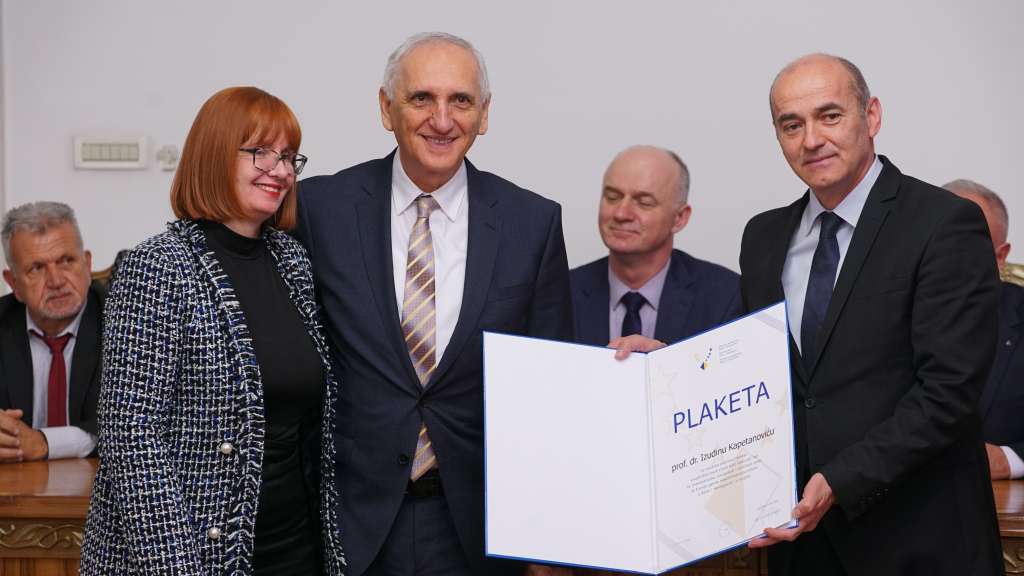 Priznanje Rektorske konferencije za akademike i profesore iz BiH