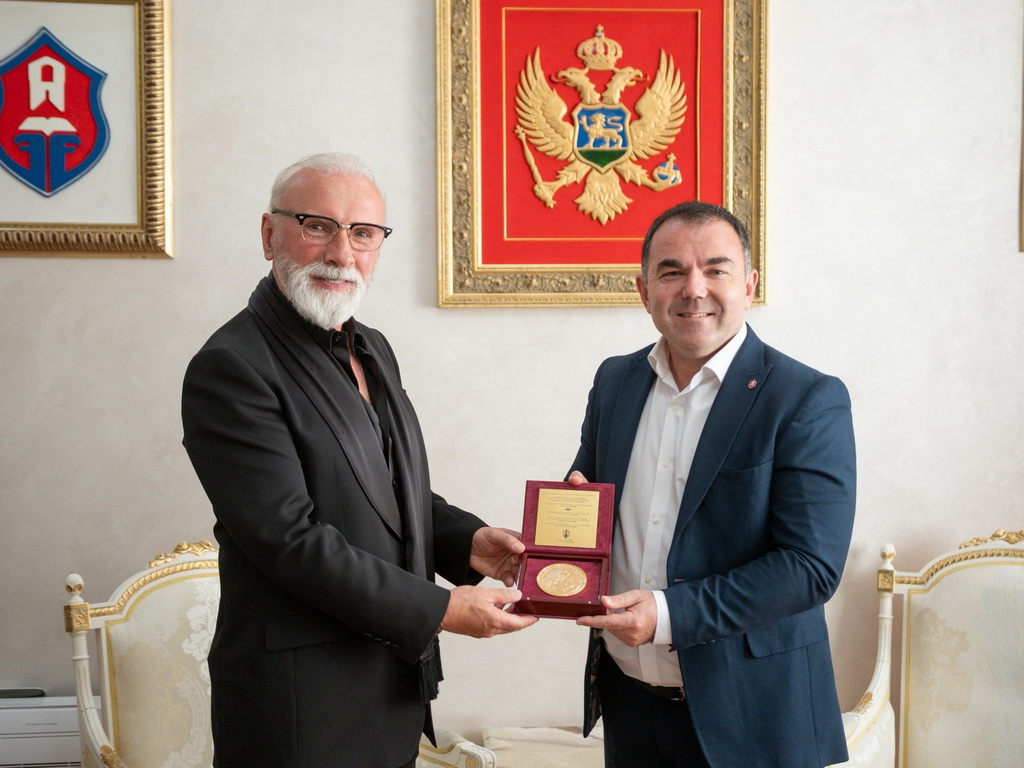 Priznanje za muzičku legendu: Merlinu uručen medaljon Ivana Crnojevića