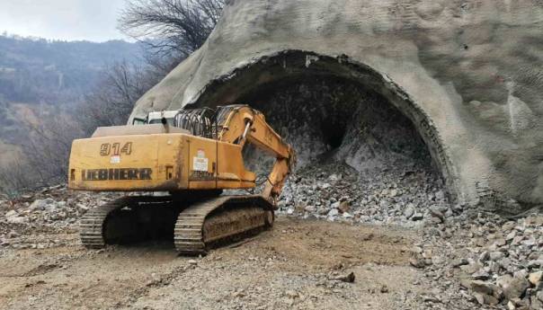 Probijen tunel Vranduk na poddionici Vranduk - Ponirak