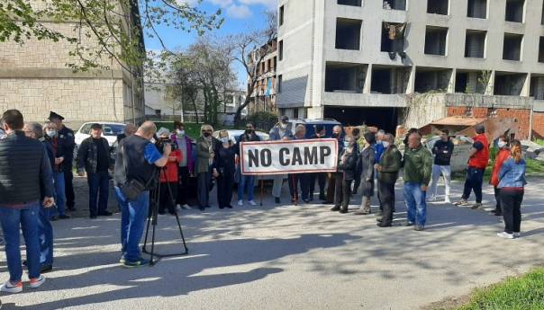 Problem nekontroliranog boravka migranata u središtu Bihaća