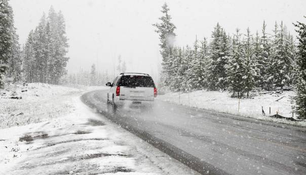 Problemi zbog snijega na putevima širom BiH