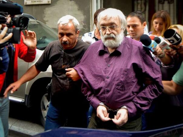 Procurili novi detalji o "joga sekti" čiji vođa je osumnjičen za brojna silovanja svojih članica