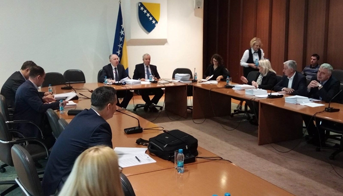 Prodanović i Nović na sjednici Komisije, ali ne glasaju