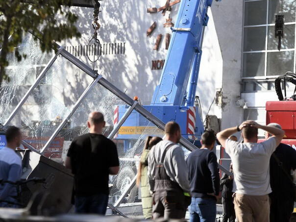 Produžen pritvor osumnjičenima za pad nadstrešnice u Novom Sadu