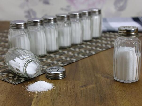 Profesionalni kuhari savjetuju kako i kada treba soliti hranu