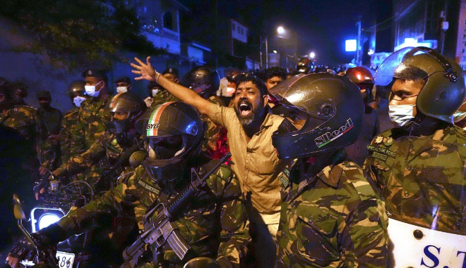 Proglašeno vanredno stanje u Šri Lanci zbog protesta