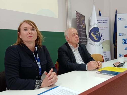 Projektom "Prvi put na izbore" izborni proces simuliran zeničkim studentima i srednjoškolcima