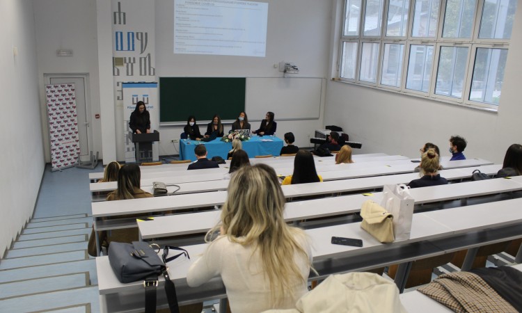 Promoviran priručnik 'U redu je pomoći sebi i drugima'