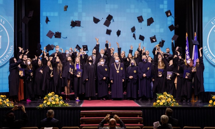 Promovirano 4.868 diplomanata i magistranata Univerziteta u Sarajevu