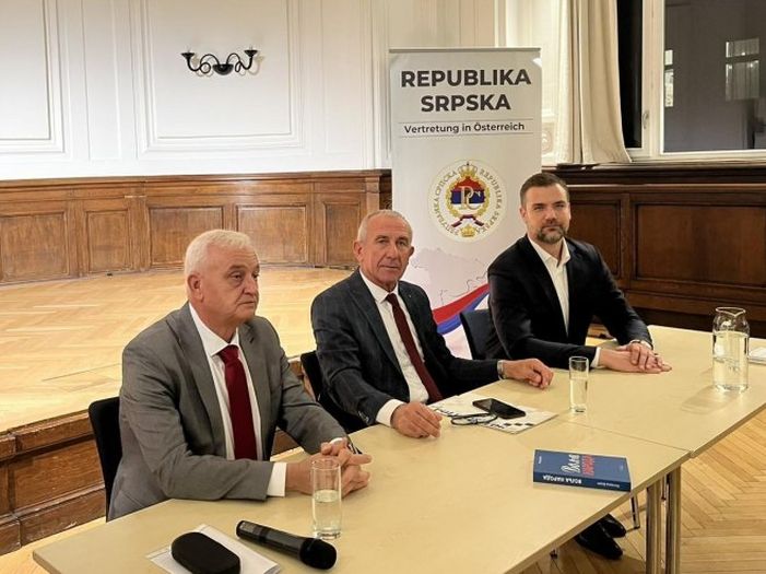 Promovisana Dodikova knjiga u Beču: Nepostojeća "Država" osuđenog bivšeg predsjednika