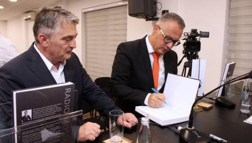 Promovisana fotomonografija 'Radio Mostar', prisustvovao i Komšić