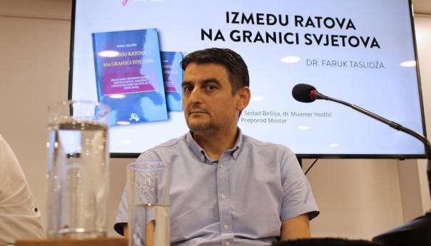 Promovisana knjiga 'Između ratova na granici svjetova' dr. Faruka Taslidže