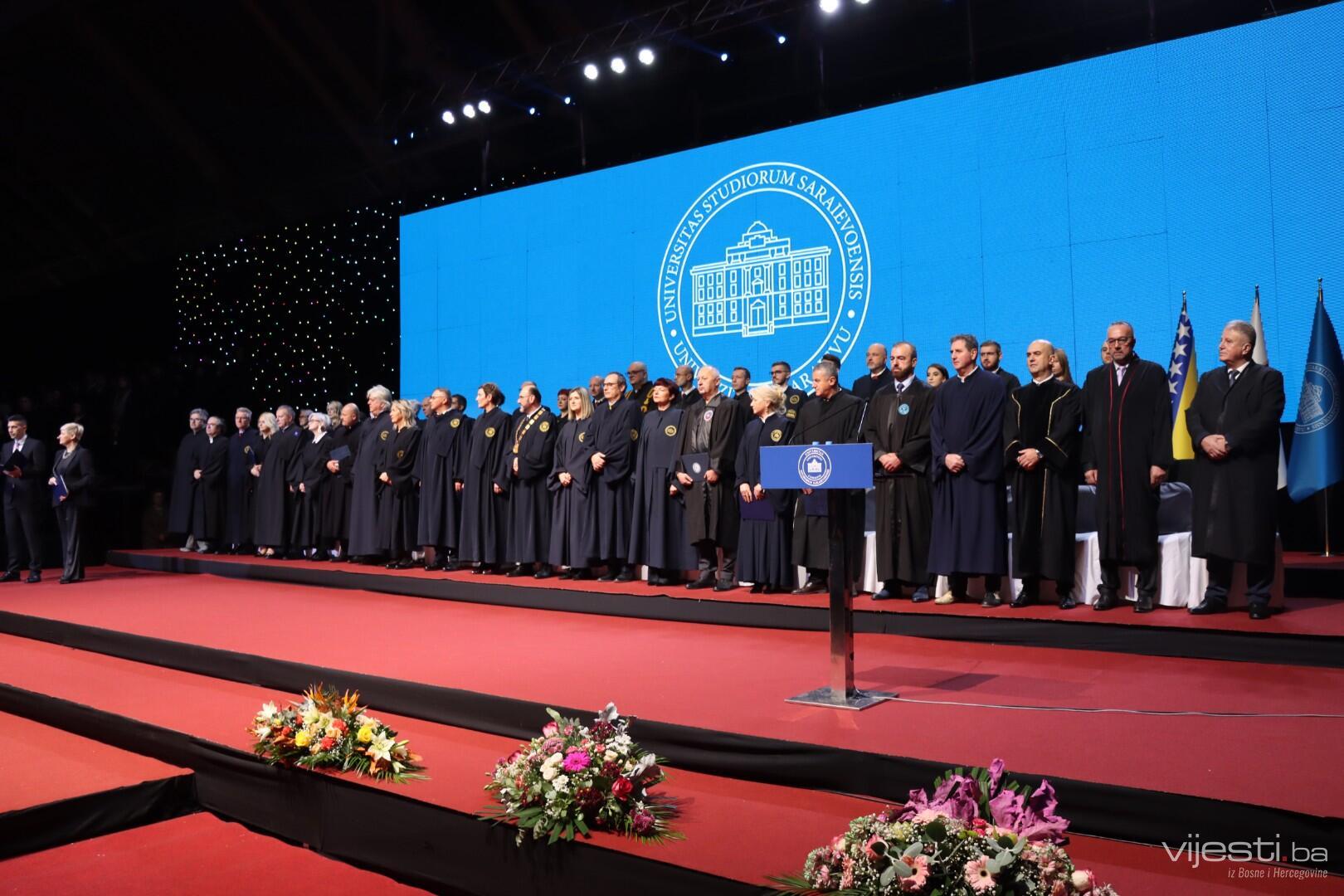 Ponos BiH: Promovisano 3.547 diplomanata i magistranata UNSA