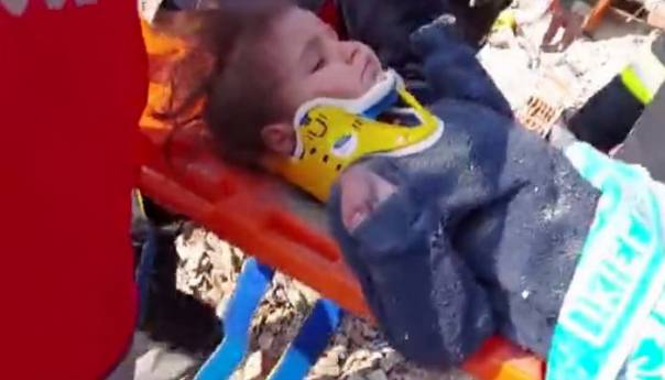 Promrzla djevojčica spašena iz ruševina 150 sati poslije