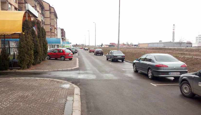 Pronađena napuštena beba u haustoru zgrade u Derventi