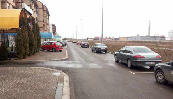 Pronađena napuštena beba u haustoru zgrade u Derventi