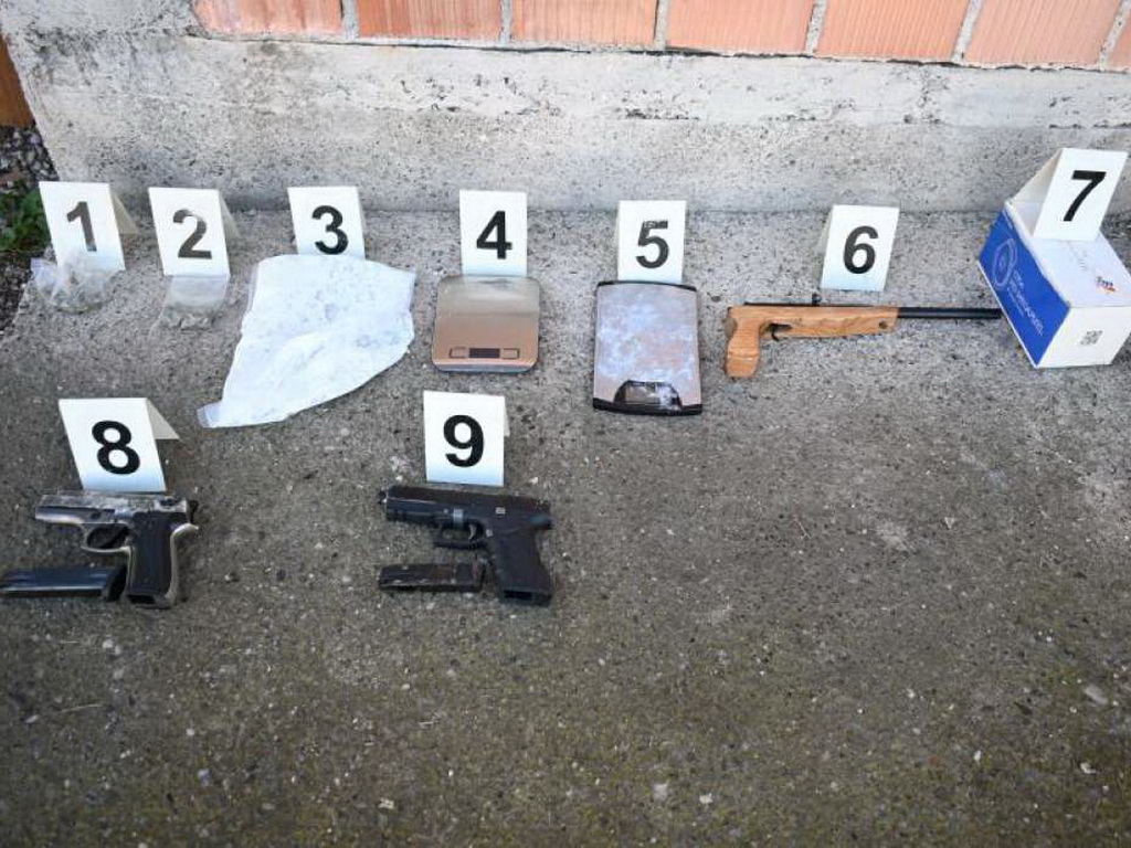 Pronađena veća količina droge i oružja na području Tešnja i Doboj Juga