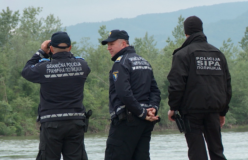 Pronađeno 12 migranta, uhapšene dvije osobe
