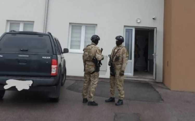 Pronađeno 14 pakovanja kokaina, uhapšen muškarac