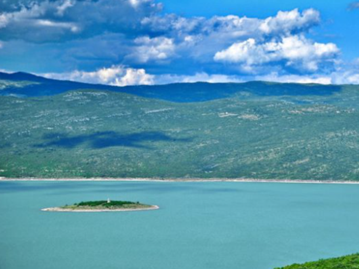 Pronađeno beživotno tijelo mladića u Bilećkom jezeru