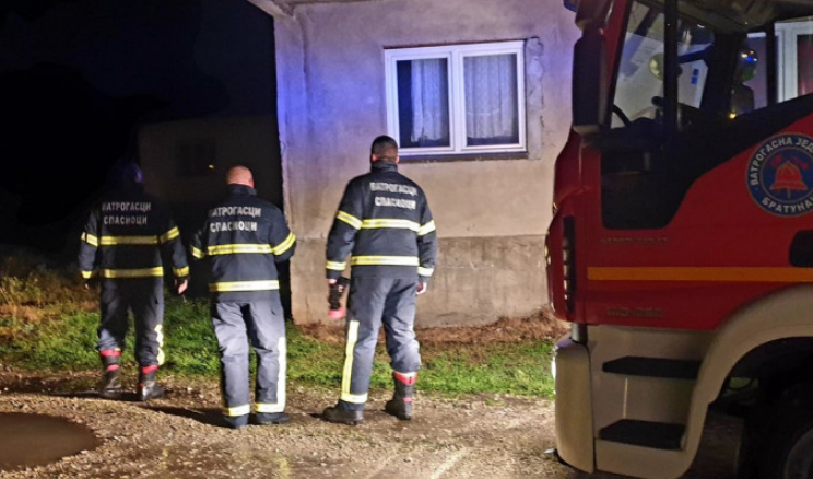 Pronađeno tijelo u Bratuncu: Vatrogasci nasilno ušli u kuću