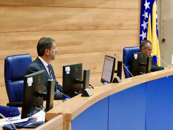 Propala sjednica o budžetu: Čavara napravio haos