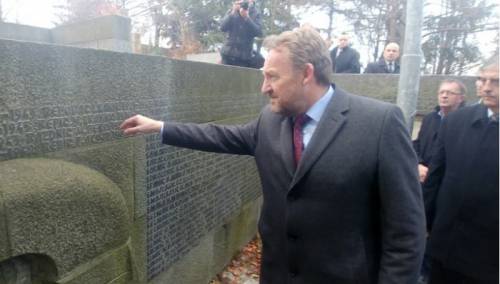 Propali twitt napad: Izetbegovićeve daidže su žrtve ustaškog režima