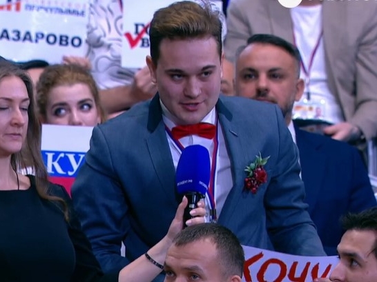 Prosidba uživo: Novinar zaprosio djevojku i pozvao Putina na svadbu