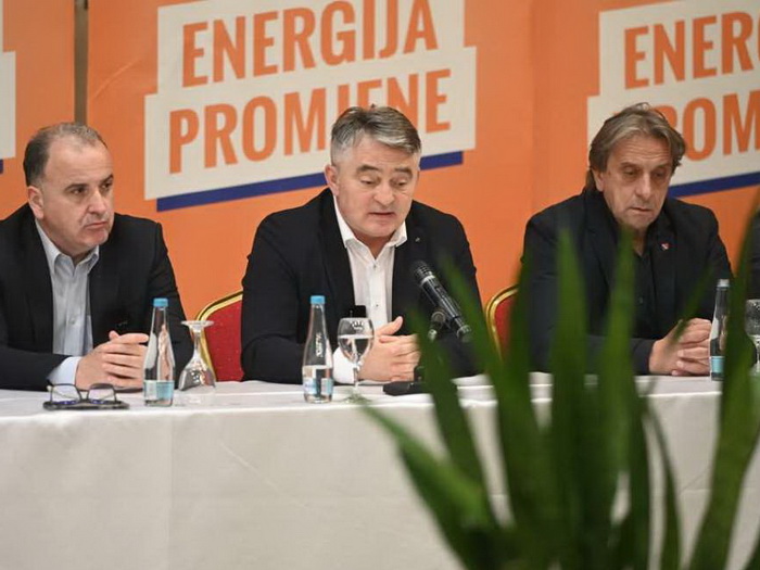 Proširena sjednica Predsjedništva Demokratske fronte održana u Bihaću