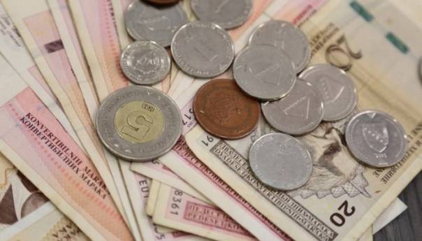 Prosječna neto plaća u RS u oktobru 964 KM