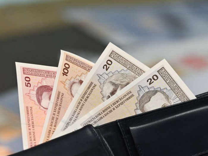 Prosječna neto plata u BiH u augustu 1.579 KM, a bruto plata 2.449 KM