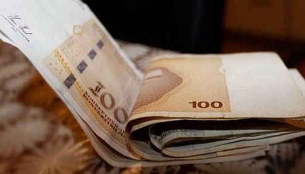 Prosječna neto plata u BiH u augustu 953 KM