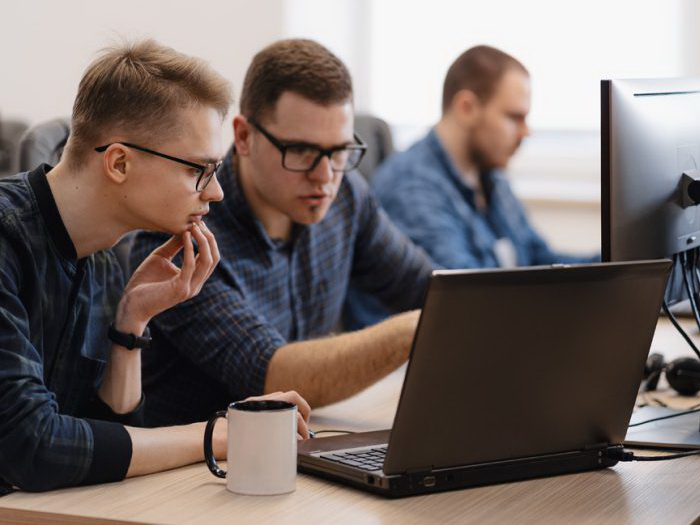 Prosječna neto plata u BiH u novembru 1.600 KM, najplaćeniji IT sektor