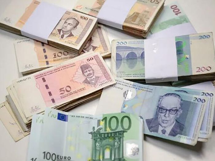 Prosječna neto plata u Federaciji BiH 1.351 KM, bruto 2.108 KM
