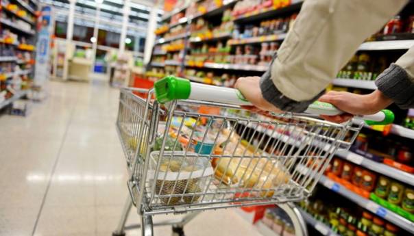 Prosječna plata u RS dovoljna za pola potrošačke korpe