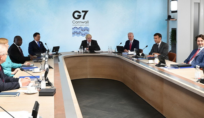 Prošli su dani kada su male grupe odlučivale o sudbini svijeta