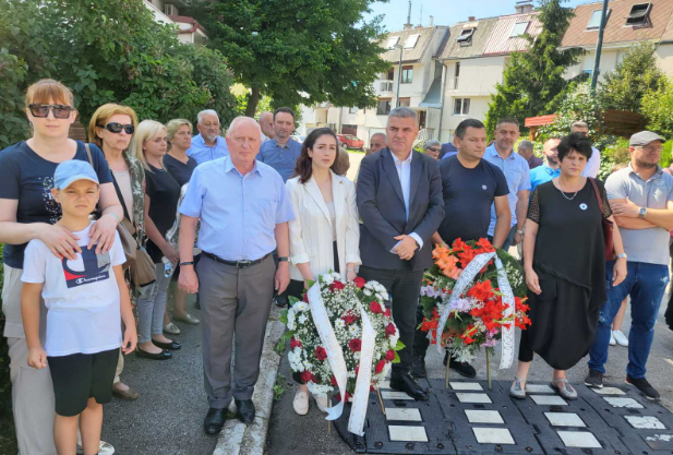 Prošlo je 30 godina od ubistva 14 naših sugrađana u redu za vodu na Dobrinji