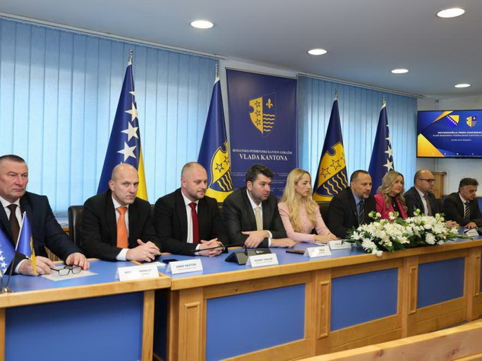 Protekla godina bez ugrožavanja stabilnosti institucija i budžeta