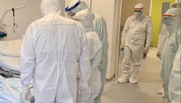 U KS 135 novozaraženih, dvije osobe preminule