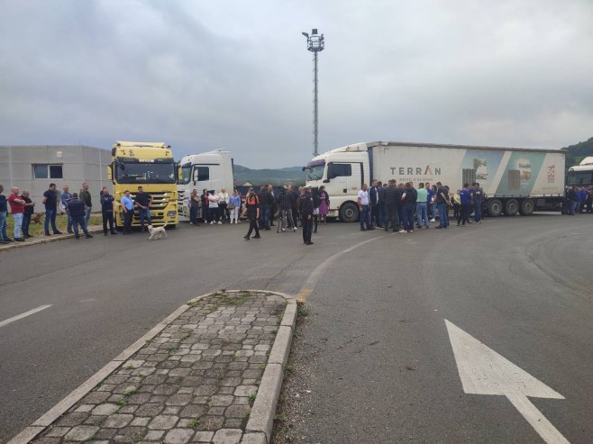Protest autoprevoznika i špeditera u Karakaju kod Zvornika