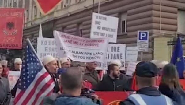 Protest ispred Ambasade Srbije u Tirani: Ruke dalje od Kosova